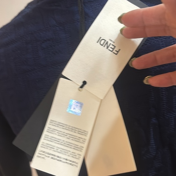 8️⃣0️⃣0️⃣ Brand new authentic Fendi t-shirt❤️SOLD ❤️ - Picture 7 of 8